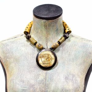 VTG 80's Chunky Horn Medalion Necklace